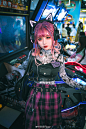 专+关 @妖舞_YOWU 和我
      专评里各抽一位小可爱
嚯奶茶！    

这次尝试的是#妖舞电竞少女#风格！日常出街打电玩带上妖舞耳机是一种什么样的感觉呢？搭配了一套酷炫的不良少女感~头发上的小细节和整体的色系搭配都花了一些小心思。阿猪摇身一变拽拽女孩！发光滴猫耳机真的是暗夜里的 ​​​​...展开全文c