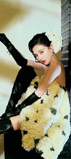 美女壁纸～宋祖儿，这身花裙子也太...@霁枫壁纸的动态