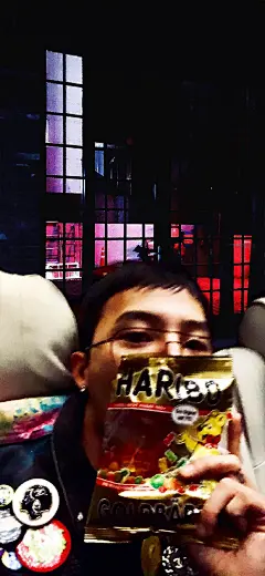 @到此为止′Here，∈点击进入主页，不开心就换个壁纸趴