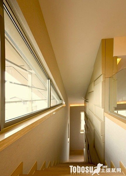最新现代楼梯间房屋结构设计—土拨鼠装饰设...