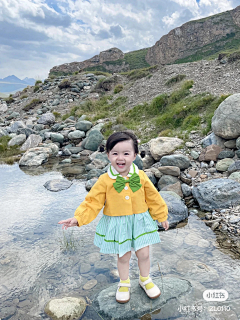 圆饱采集到女现代立绘姿势