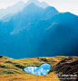 瑞士提契诺州的心形湖，她是阿尔卑斯山谷中天然形成的心形湖