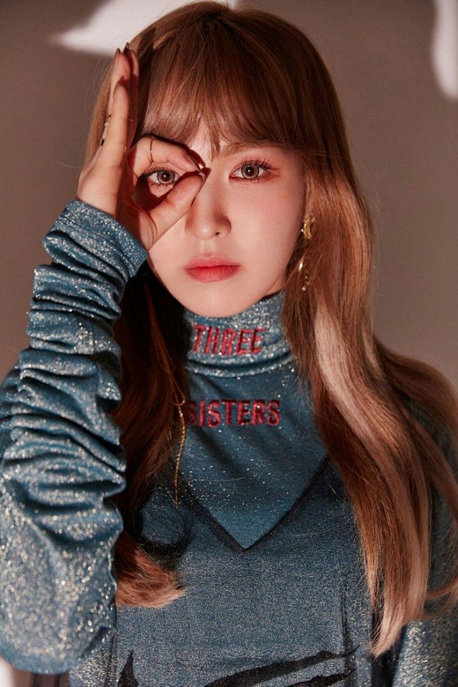 “red velvet peek-a-b...