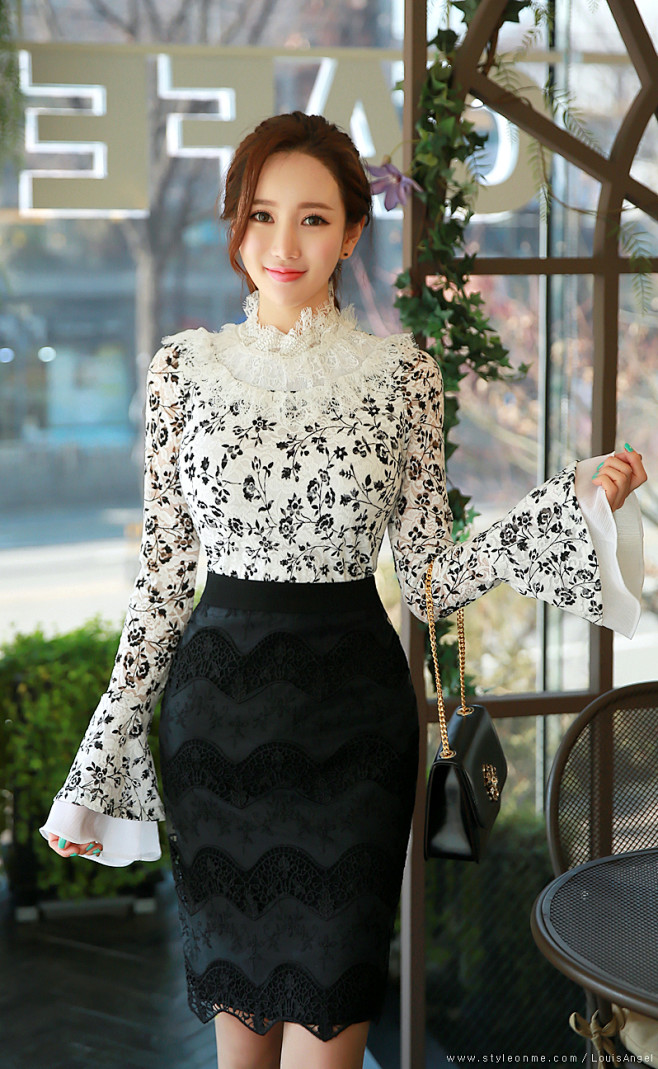 李妍静