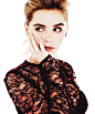 Kiernan Shipka
(Zoom in)