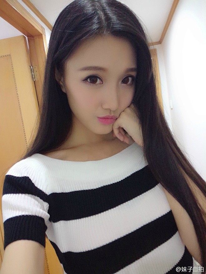 美女自拍