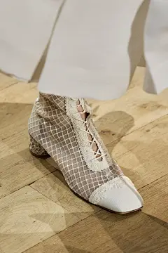 Christian Dior
FALL 2022 COUTURE