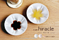 樱花蘸碟:Hiracle
推荐理由:来自日本 Age Design 工作室的创意，樱花蘸碟（ Hiracle ）——当你往其中倒入酱油之类的蘸料，妙到巅毫的樱花瓣，便会魔法般浮现~超有生活情趣的一个设计，售价大概1600日元一个，陶瓷材质。