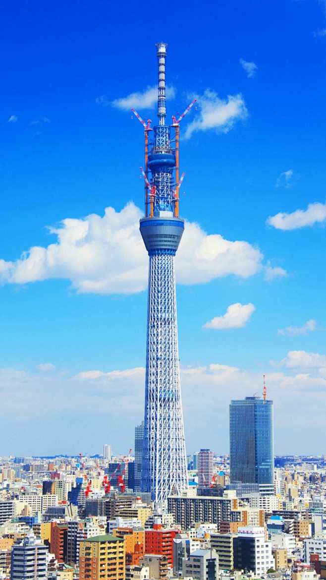 东京天空树是东京的新地标，高达634米，...