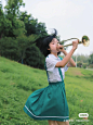 少女 人体 动态 制服 吹号角