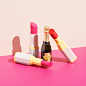 Chandon : Création de décors et d'accessoires en papier dans le cadre d'une campagne de brand content internationale. Direction artistique, modélisation 3D, montage/fabrication…Commanditée par l'agence pschhh, cette série à été réalisée pour Chandon à l'o