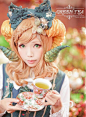 出镜： ElyE子.