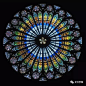 哥特建筑之精髓 ——玫瑰窗 （the rose window）║墙纸知识 : 　　玫瑰窗（the rose window），也称玫瑰花窗，为哥特式建筑的特色之一，指中世纪教堂正门上方的大圆形窗，内呈放射状，镶嵌着美丽的彩绘玻璃，因为玫瑰花形而得名。著名的玫瑰窗有法国巴黎圣母院的玫瑰窗等。玫瑰窗