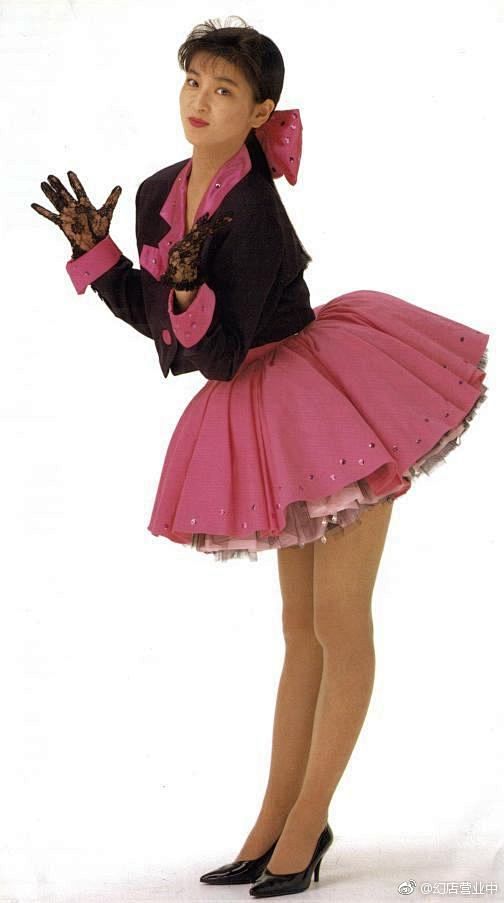 #幻店写真馆# 森高千里1969年出生，...