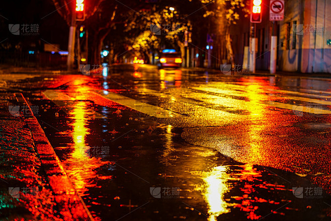大城市的雨夜