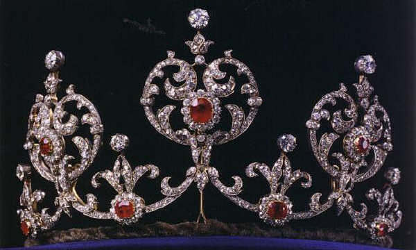 红宝石王冠是英国国王爱德华七世和亚历山德...