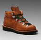 Danner Stumptown Mountain Trail Boot户外靴同样是Danner的经典配型，内衬使用防水，透气防水的Gore-Tex面料。Vibram橡胶大底，Airthotic鞋垫（半垫）提供舒适柔软的脚感。kletterlift提供轻便舒适以及卓越的减震，在干湿地面也提供巨大的牵引和稳定性。