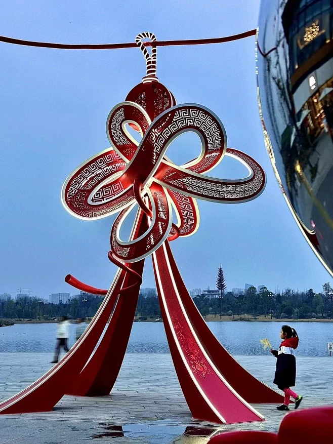 巨大中国结迎新年-天府艺术公园 - 小红...