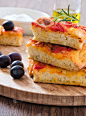佛卡夏三明治,西红柿,乌榄,垂直画幅,无人,莫扎瑞拉奶酪,奶酪,乡村风格,面粉,小吃