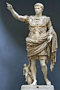 第一门的奥古斯都像（1世纪），梵蒂冈博物馆。奥古斯都（拉丁语：Imperator Caesar Divi F. Augustus，前63年9月23日－14年8月19日），原名盖乌斯·屋大维·图里努斯（Gaius Octavius Thurinus），是罗马帝国的开国君主，统治罗马长达43年。14年8月，在他去世后，罗马元老院决定将他列入“神”的行列，并且将8月称为“奥古斯都”月，这也是欧洲语言中8月的来源。