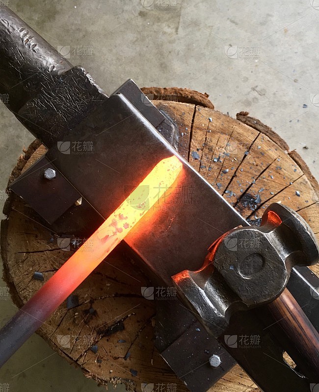 铁匠锻造