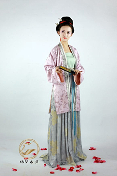 大脸猫的大饼脸采集到服饰—汉服