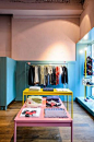 服装店装修货架 温馨风格装修效果图