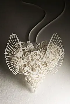 手工纸剪成的心@北坤人素材