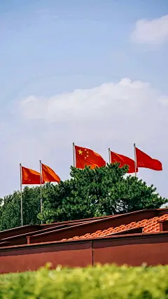 国庆 祖国生日 手机壁纸 五星红旗 （图来自网络）