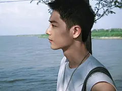 肖战电脑壁纸｜保持炙热，坚持下去