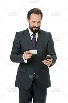 保存这个号码手机内存。商人带着名片。随时给我打电话。商人持有塑料空白白色卡片复制空间。调用这个号码。