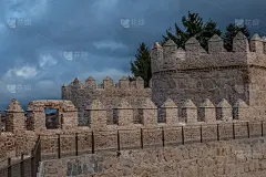 西班牙卡斯提尔-莱昂的阿维拉宏伟的中世纪城墙。联合国教科文组织世界遗产，于11世纪至14世纪之间完成