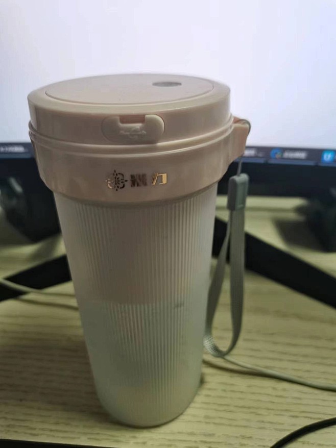 米力迷你电动无线便携式果汁杯水果榨汁机小...