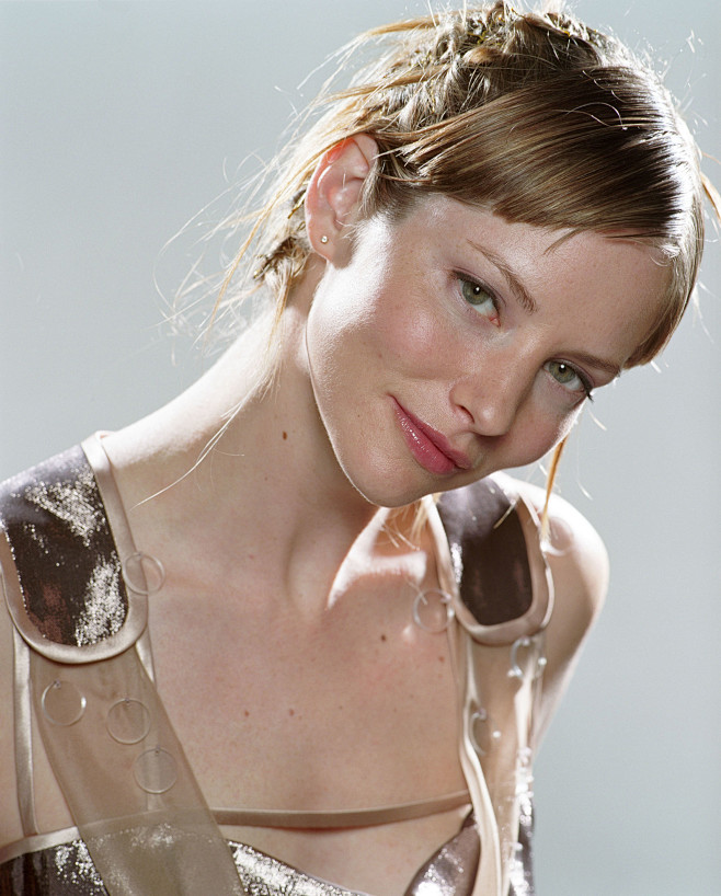 Sienna Guillory 西耶娜·...