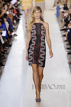 波西米亚的巴黎闲适而精致！托里·伯奇 (Tory Burch) 2015春夏女装秀，海报时尚网亲临2015春夏纽约时装周_Tory Burch