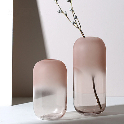 现代简约圆柱形收口花瓶磨砂渐变透明粉色玻...