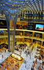 迪拜是中东著名的购物天堂，这里有舒适的购物环境，繁多的世界品牌，且全部是免税的，名牌商品相对国内价格合理。到迪拜购物，往往有意想不到的收获。古老的露天市场、超现代的购物商场和免税承诺重新定义了购物疗法的理念。
RJ Models-室内设计建筑模型-迪拜i-机场购物商场-1：50