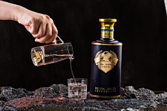 梨小八采集到酒类·产品