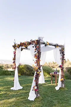 Rustic Fall Wedding. Photography: Gavin Farrington Photography - gavinfarrington.com #时尚室外婚礼# #唯美婚礼# #婚礼布置# #唯美清新# @予心木子