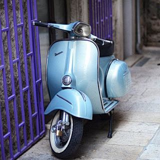 Baby Blue Vespa #老爷车...