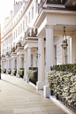 london white houses Townhouse Exterior, Modern Townhouse, London Townhouse, London Apartment, London House, London Architecture, Beautiful Architecture, Estilo Madison Beer, Chelsea London