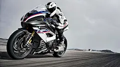 ID-961099-高清晰宝马HP4摩托车赛车手壁纸高清大图