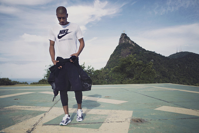 Nike Sportswear 最新「N...