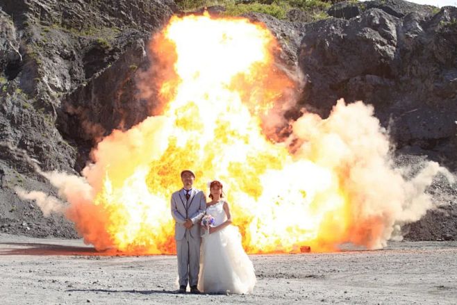 刺激！日本推出爆炸婚纱摄影服务，真男人从...