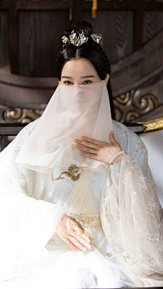 没吃药也觉得自己萌哒哒!*采集到古装蒙面掩面女