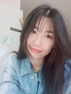 无眉大侠必备 | 不用纹眉也能拥有浓密自然的眉毛 : 无眉大侠必备 | 不用纹眉也能拥有浓密自然的眉毛
✨✨✨✨
记得以前男朋友总是吐槽我素颜没有眉毛，好多次都想去纹眉。不过个人审美总觉得纹眉很假，并且我作为模特需要不同的眉型，纹过的眉毛会被化妆师各种吐