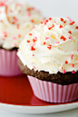 foodfuckery:
Valentine’s Day Cupcakes for Two in Under Ten Minutes
Recipe