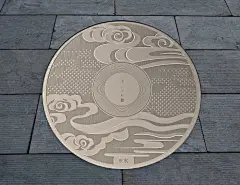 我设计的城市文化井盖方案，每一个作品都有我的情感在里面#文化 #传统与现代结合 #激光雕刻 #中式审美与科技有多适配 #导视牌 #高级#井盖 #文创#城市名片#旅游 - 小红书