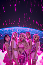 gkdfqv2412_A_girl_group_a_womens_group_with_a_silver_chromium_t_e62e0c2a-8fc7-425e-b748-36b2f0d9ca33