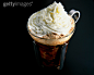 饮食,构图,图像,摄影,性状_200292159-001_Glass of coffee brimming with whipped cream_创意图片_Getty Images China